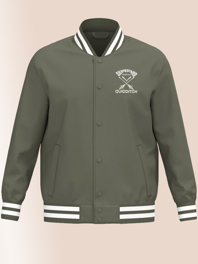 Veste teddy serpentard vert kaki avec broderie Quidditch personnalisée et prénom intégré.