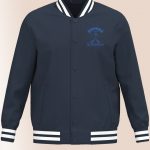Veste teddy serdaigle bleu marine avec broderie Quidditch personnalisée et prénom intégré.